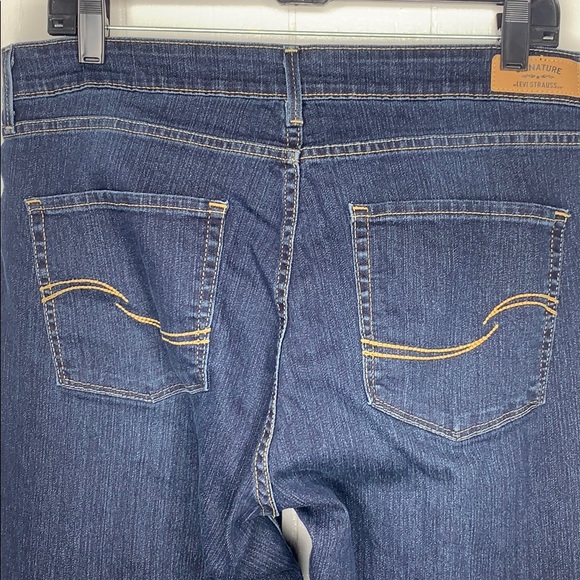 Levi's Other - 3 FOR $20 Levi’s Signature Dark Blue Jeans 33x30
